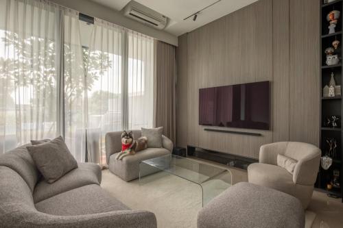 Modern Living Room at Normanton Park