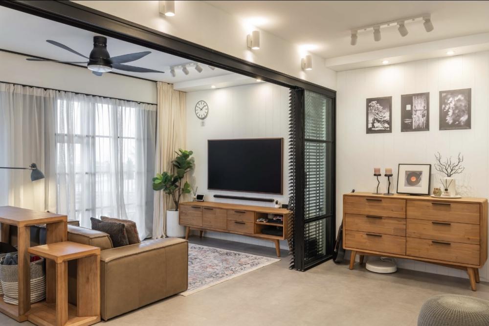 323S SUMANG WALK