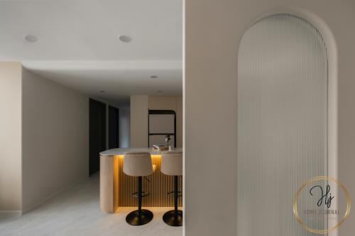 Scandinavian Entryway at Penthouse@Riverparc