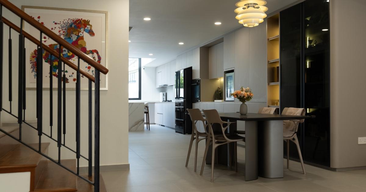 Modern Dining Room with Dining Table and Dining Chairs