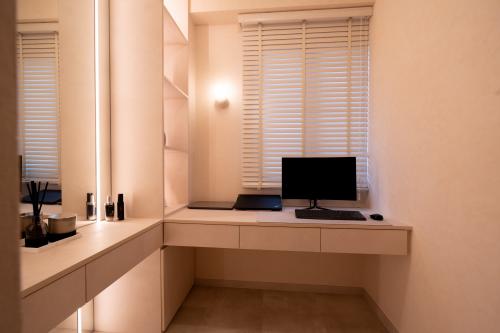 Modern Home Office at Bedok Reservoir