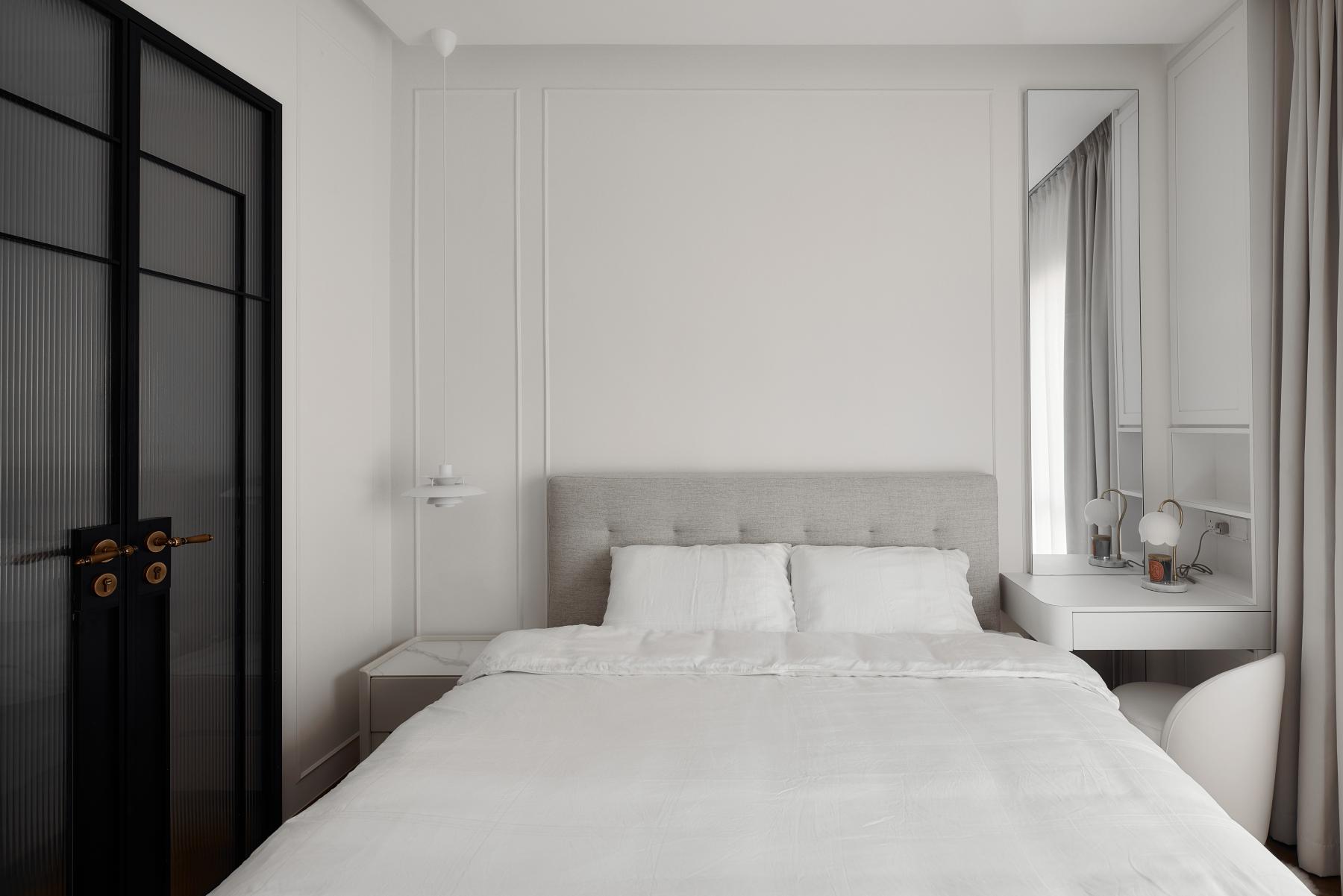 Modern Bedroom with Bedside Table and Queen Bed