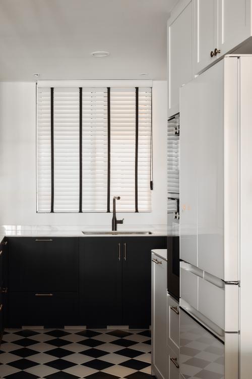 Modern Kitchen at Maple Woods