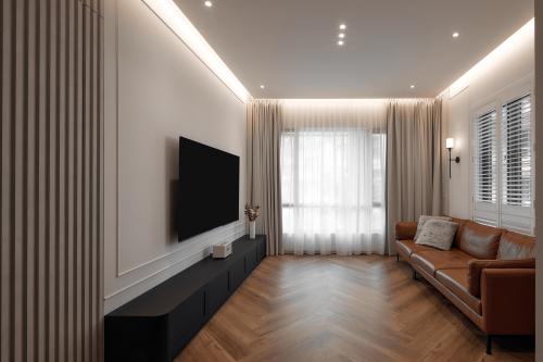 Modern Living Room at Maple Woods