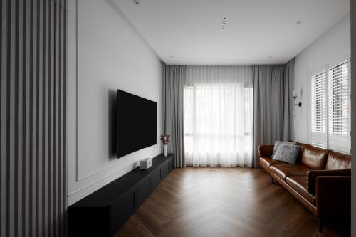 Modern Living Room at Maple Woods
