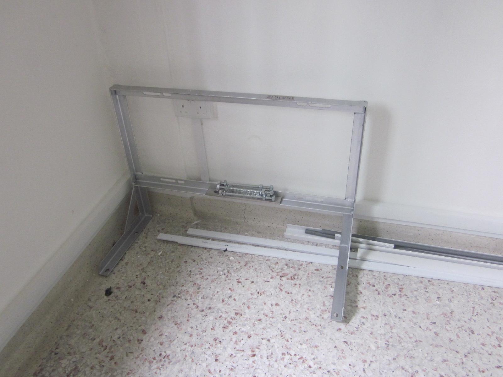 Asian Kitchen with Vinyl Flooring and Homogeneous Tiles