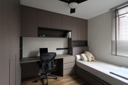 Contemporary Kids Room at Resale EA @ Admiralty