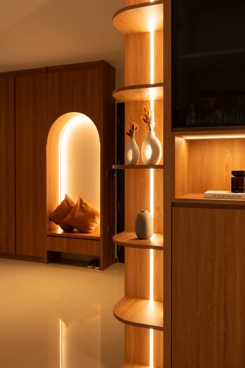 Scandinavian Entryway at 436B Northshore Drive