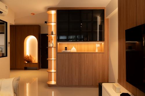 Scandinavian Entryway at 436B Northshore Drive