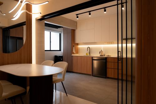 Scandinavian Dining Room at 436B Northshore Drive