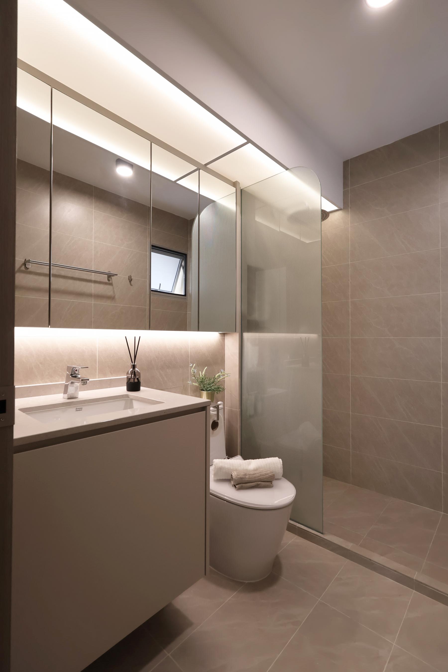 Modern Bathroom with Mirror and Bathroom Storage