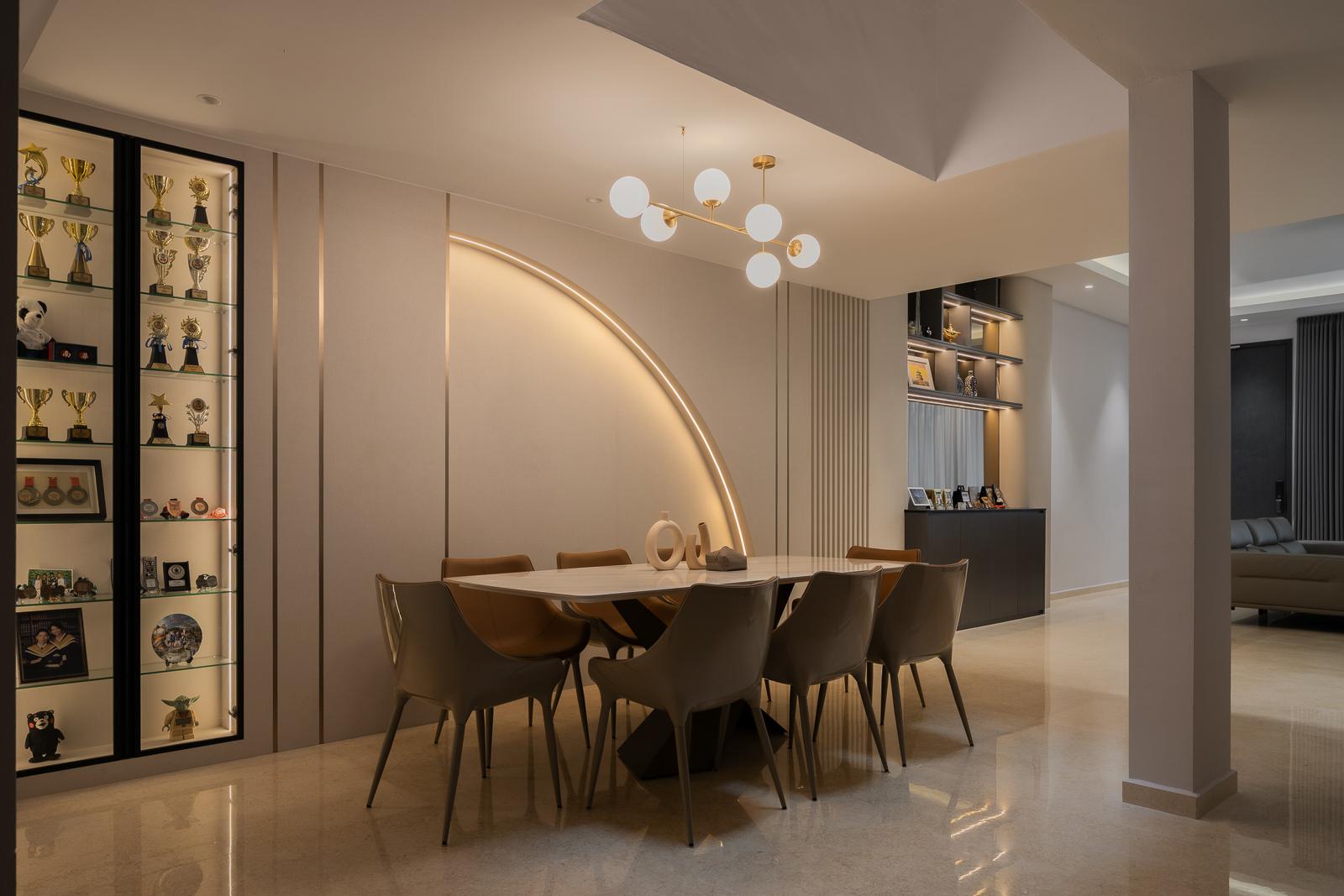 Modern Dining Room with Cove Lighting and Dining Table