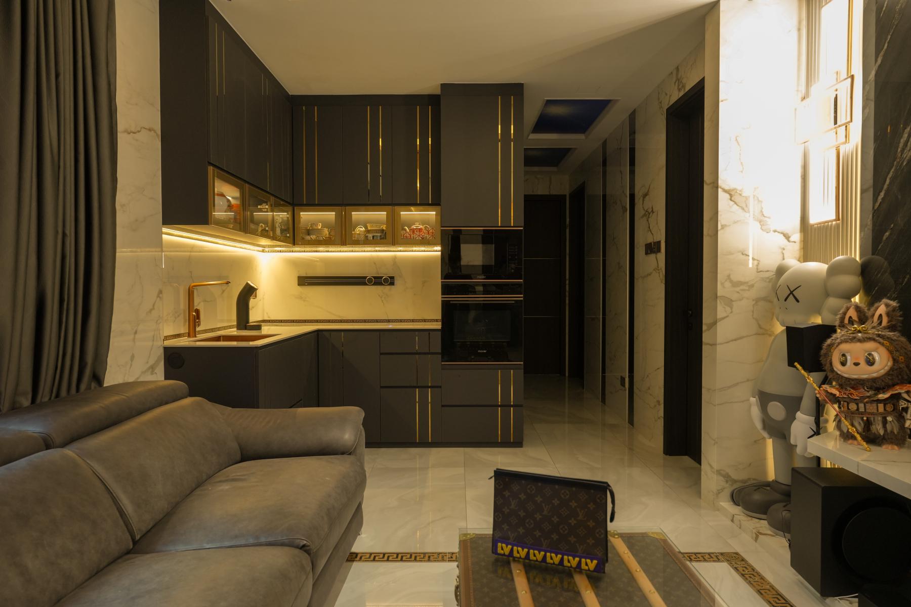 Modern Kitchen with Homogeneous Tiles and Granite Floor