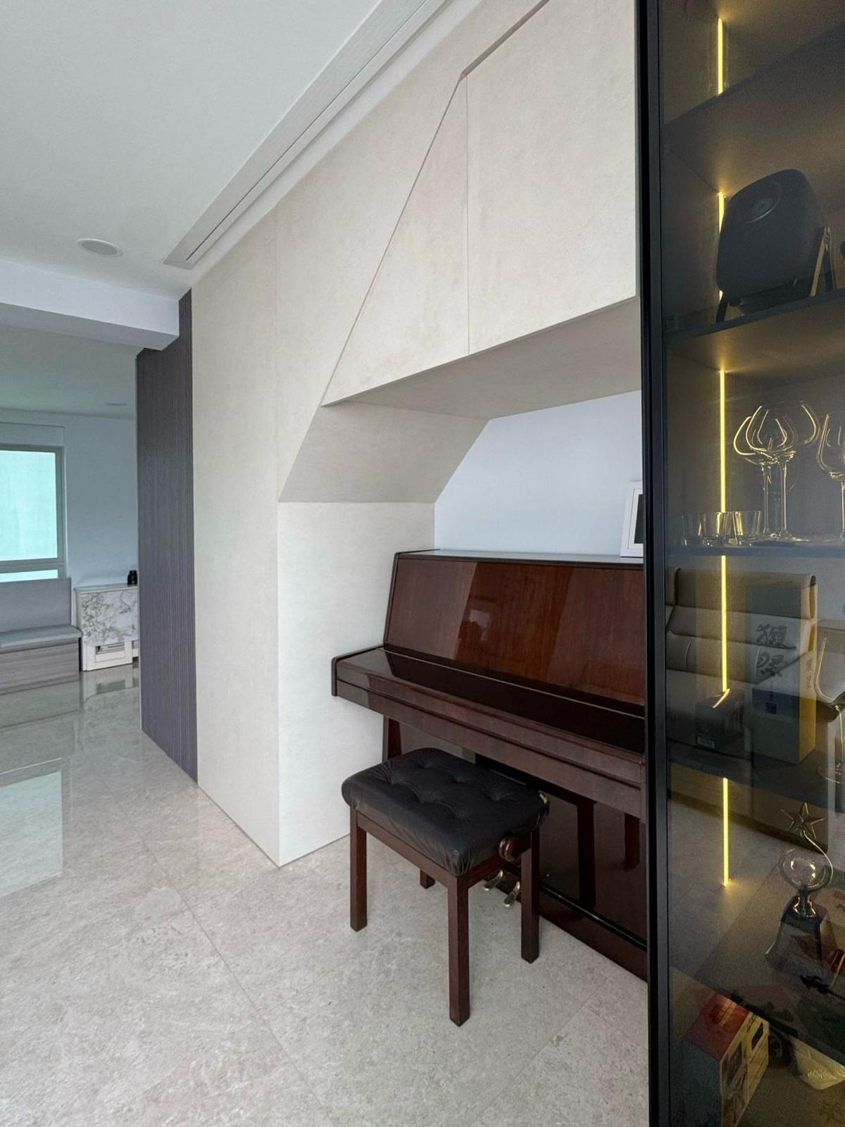 Minimalist Living Room with Marble Floor and Feature Wall