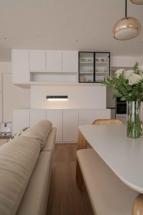Minimalist Pantry at Anchorvale Grove