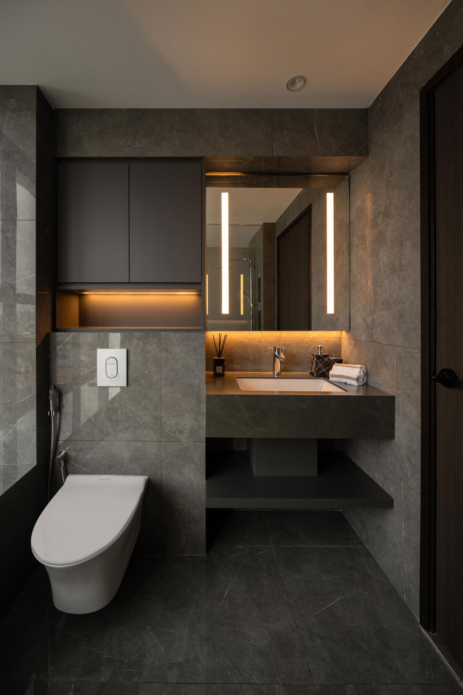 Modern Bathroom with Mirror and Wall Mirror