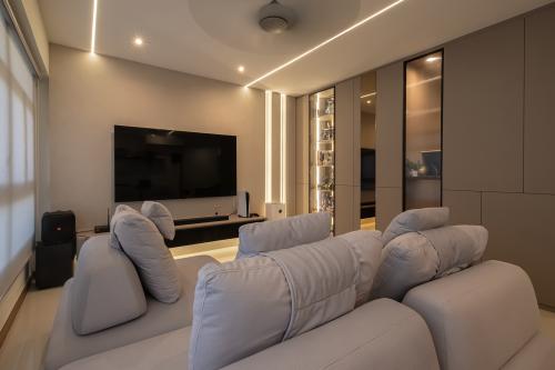 Country Living Room at 5 Room HDB @ Champions Green