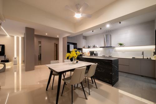 Country Dining Room at 5 Room HDB @ Champions Green
