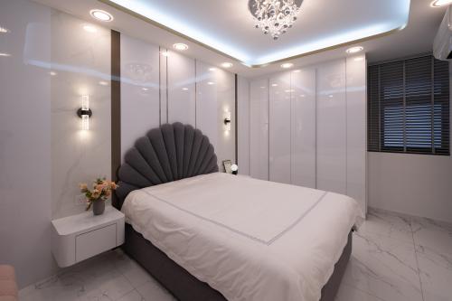 Modern Bedroom at Linear Green