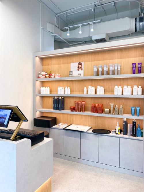 Minimalist Retail at Hair Salon @ Clementi Ave 1