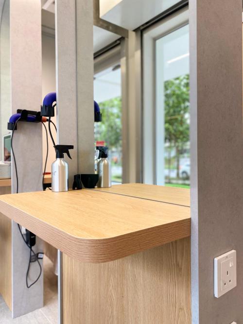 Minimalist Retail at Hair Salon @ Clementi Ave 1