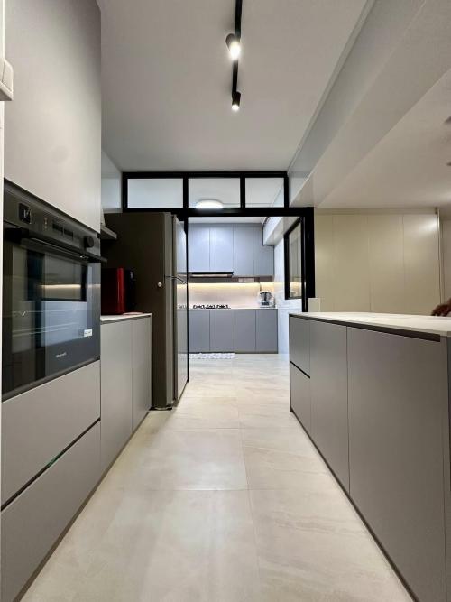 Contemporary Pantry at HDB 5 Room Resale At Bukit Batok