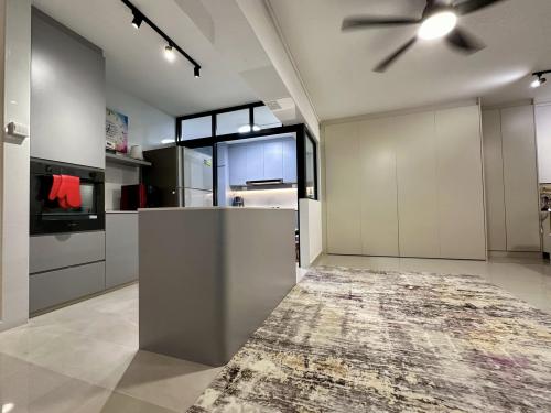 Contemporary Pantry at HDB 5 Room Resale At Bukit Batok