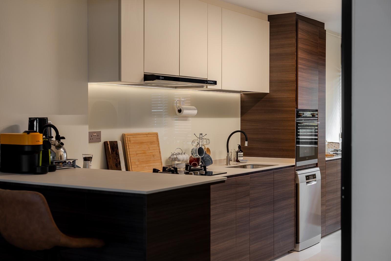 Modern Kitchen with Homogeneous Tiles and Kitchen Island