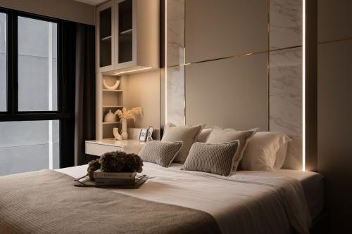 Modern Bedroom at Parc Central