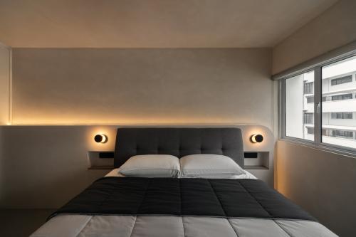 Contemporary Bedroom at 149 Tampines