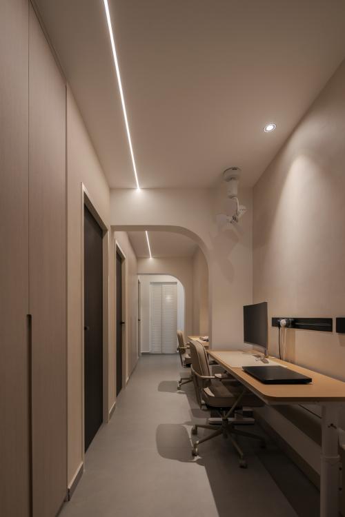 Contemporary Hallway at 149 Tampines