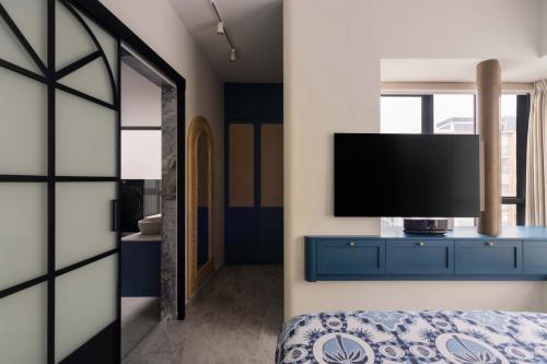 Eclectic Bedroom at Coco Palms