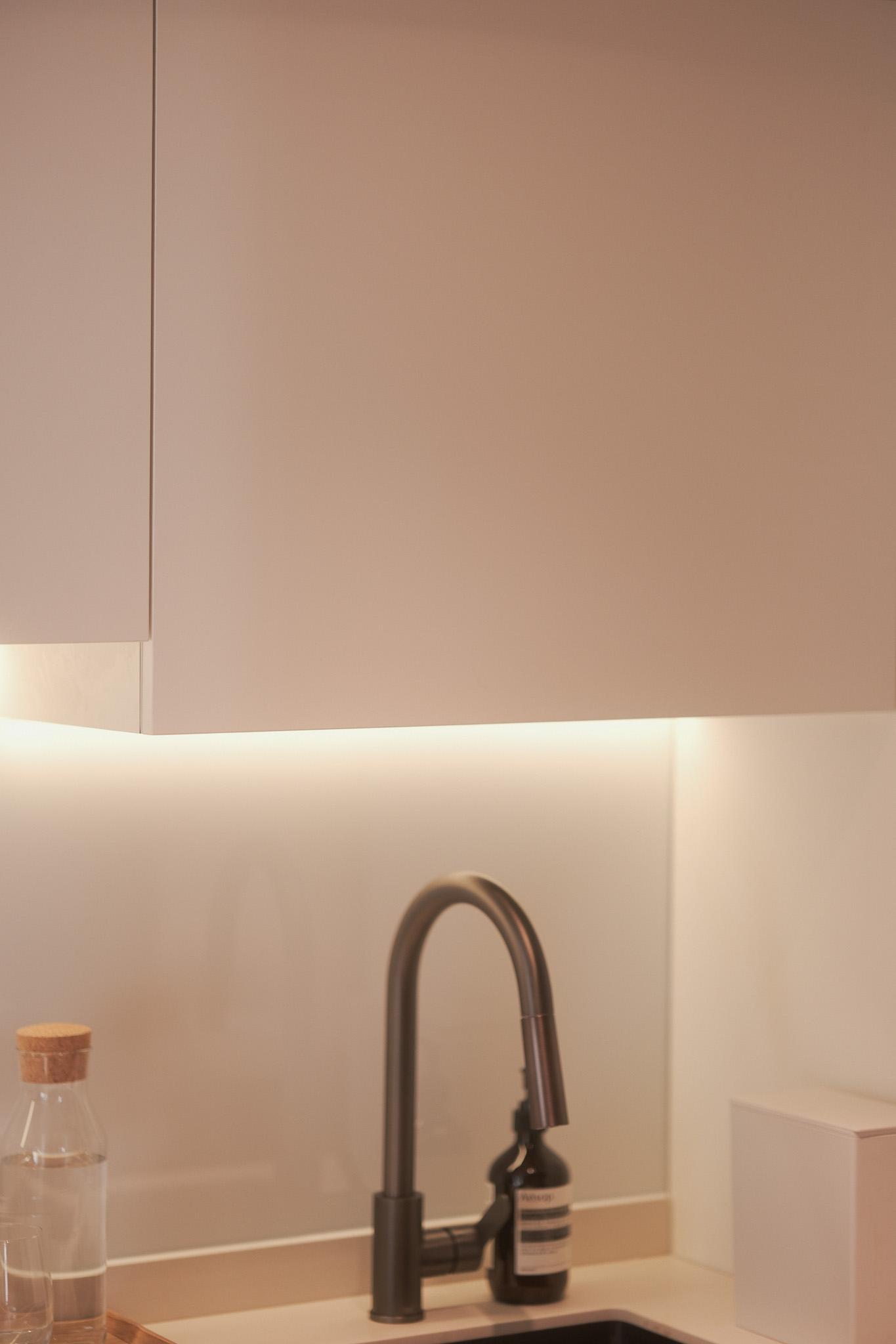 Minimalist Kitchen with Parquet Floor and Granite Floor