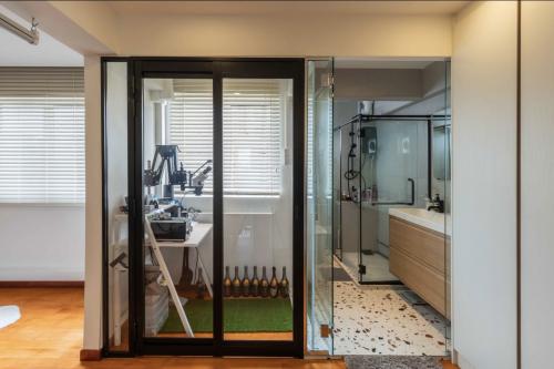 Modern Home Office at 358 CLEMENTI AVE 2