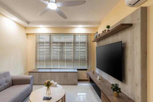 Vintage Living Room at 567C Champions Way