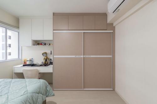 Modern Bedroom at 715 Woodlands Dr 70