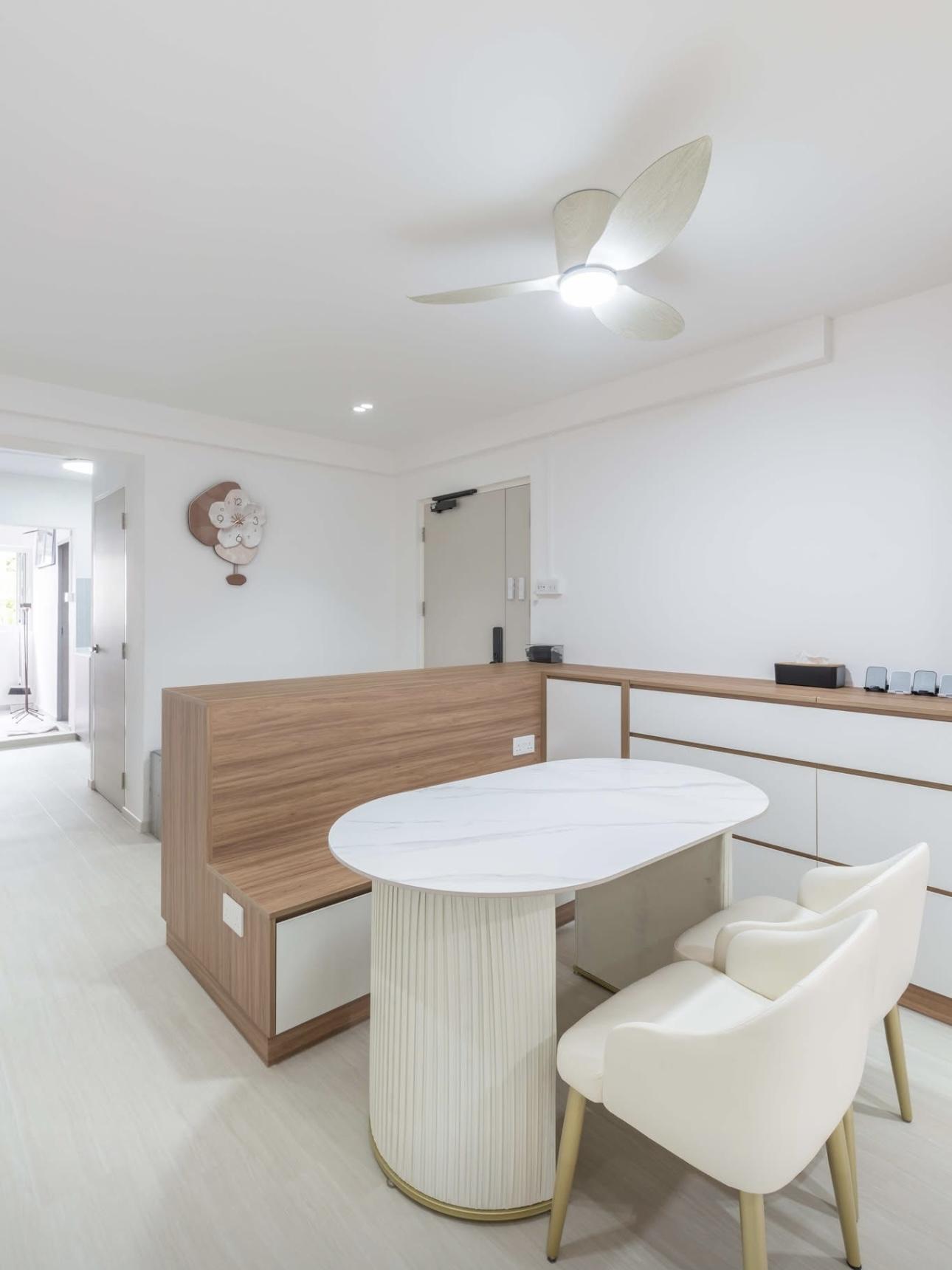 Modern Dining Room with Dining Table and Dining Chairs