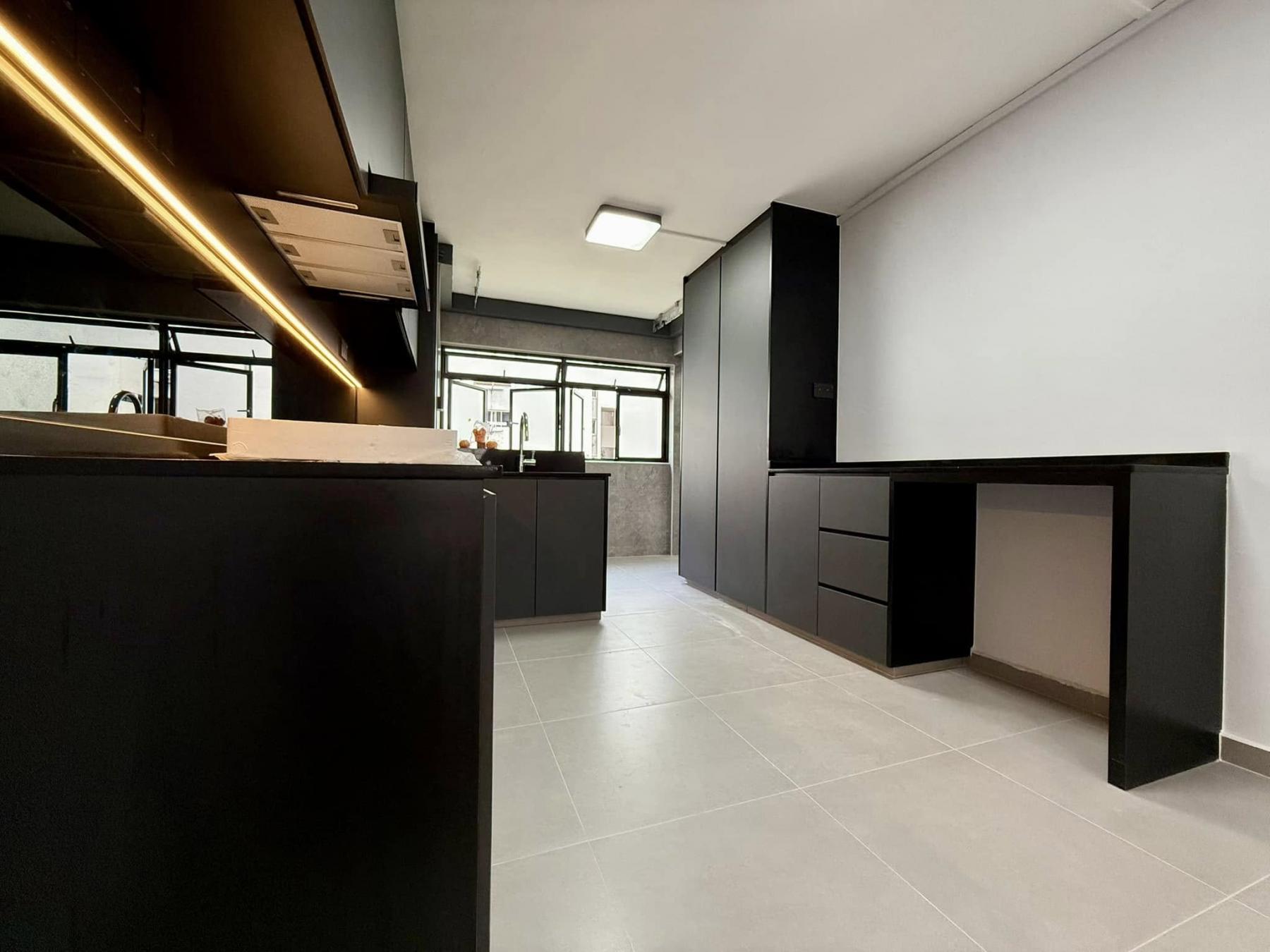 Modern Kitchen with Countertop and Homogeneous Tiles