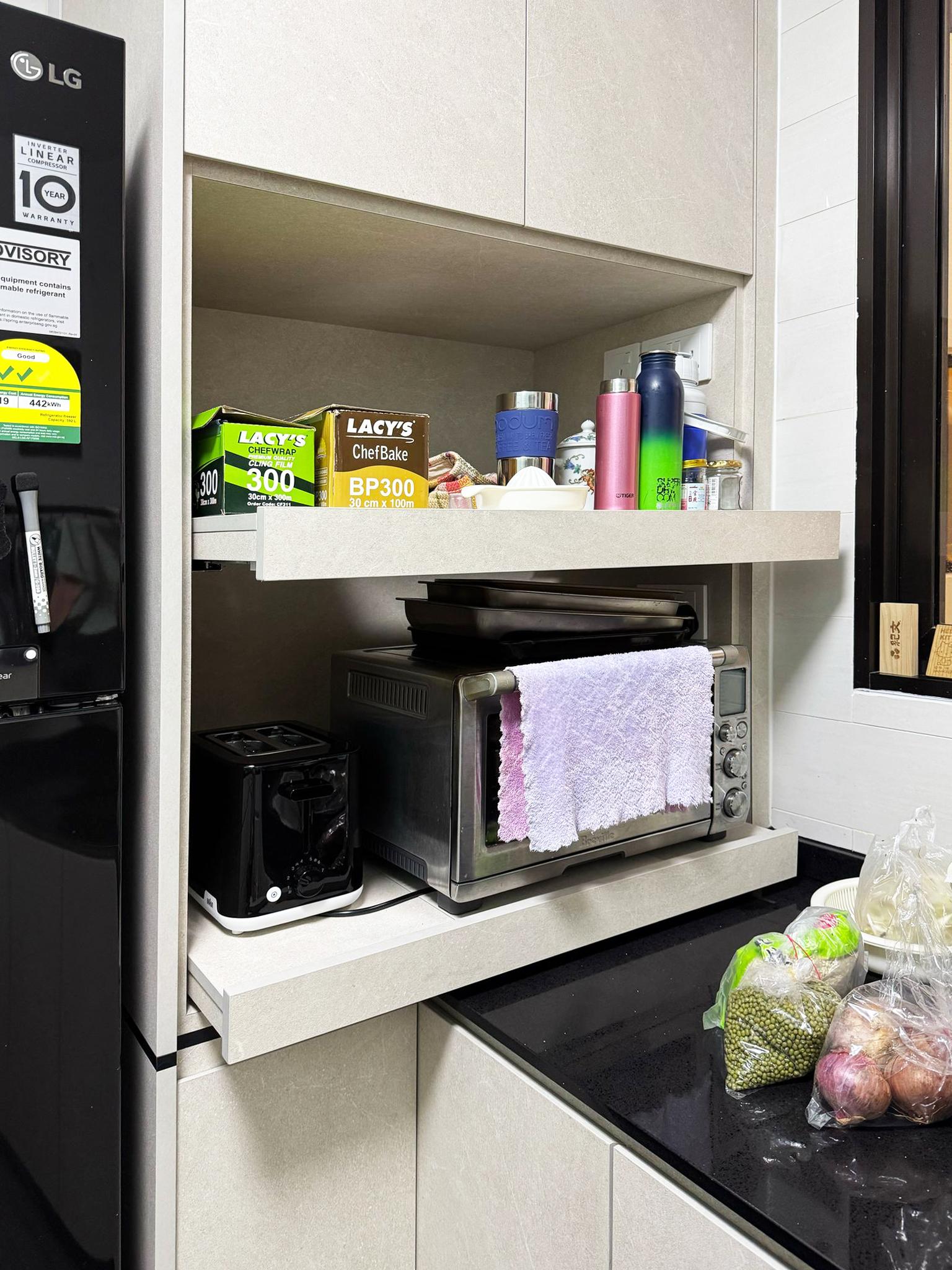 Minimalist Kitchen with Countertop and Cupboard