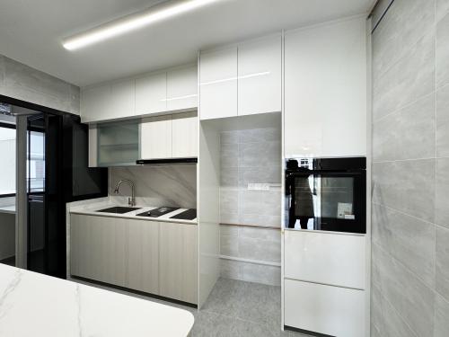 Minimalist Kitchen at Garden Vale @ Tengah