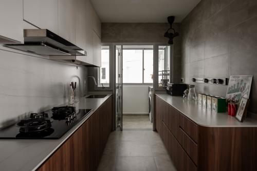 Modern Kitchen at 660C tampines st 65