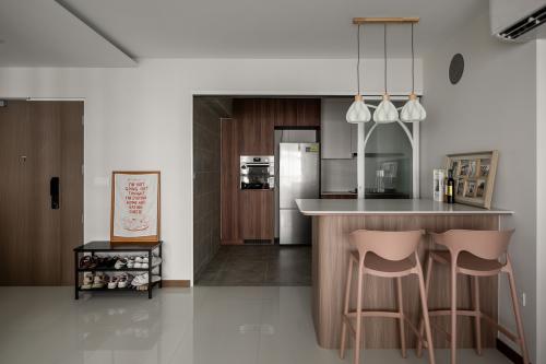 Modern Dining Room at 660C tampines st 65