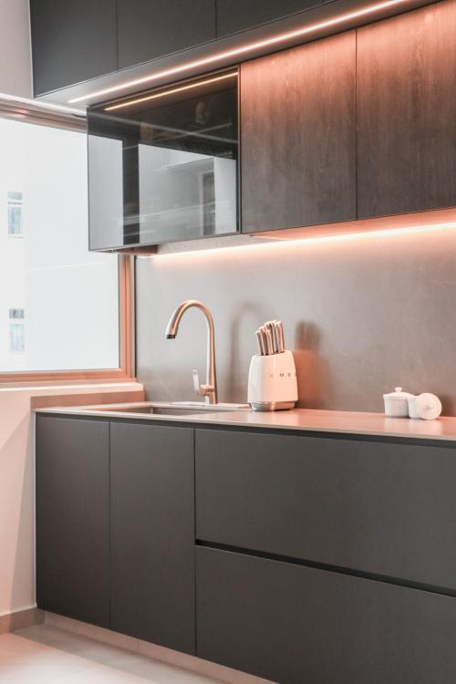 Modern Kitchen at 165 Punggol Central