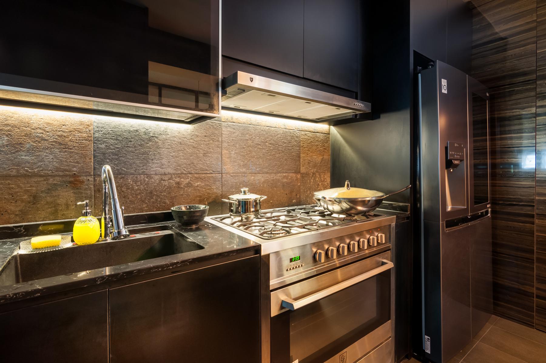 Contemporary Kitchen with Countertop and Cupboard