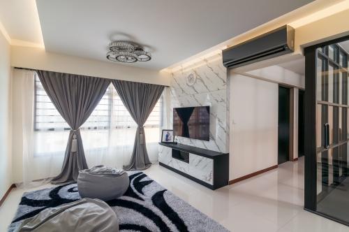Contemporary Living Room at 445B Bukit Batok West