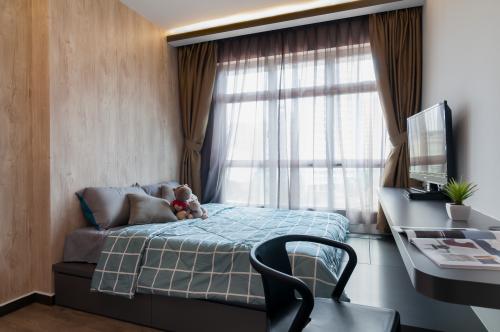 Contemporary Bedroom at 662C Edgedale Plains