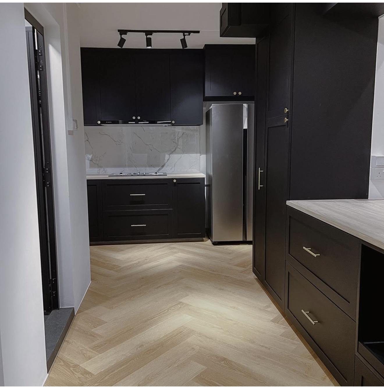 Contemporary Kitchen with Countertop and Vinyl Flooring
