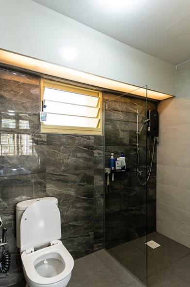 Country Bathroom at 117 Edgefield Plains