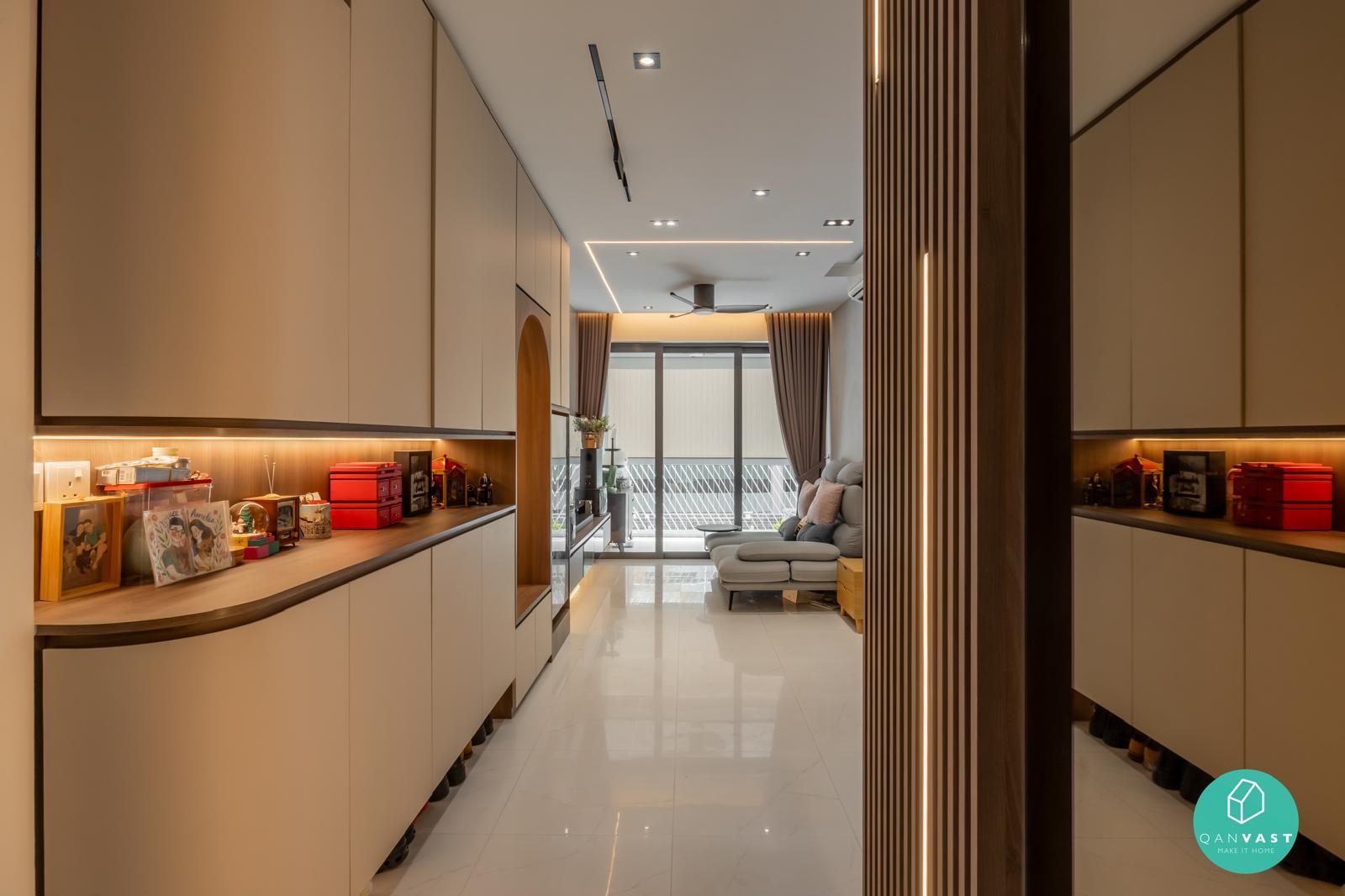 Modern Entryway with Mirror and Seating Bench