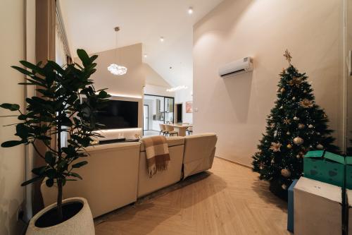 Contemporary Living Room at 211 Bedok South Avenue 1 Casafina Condominium